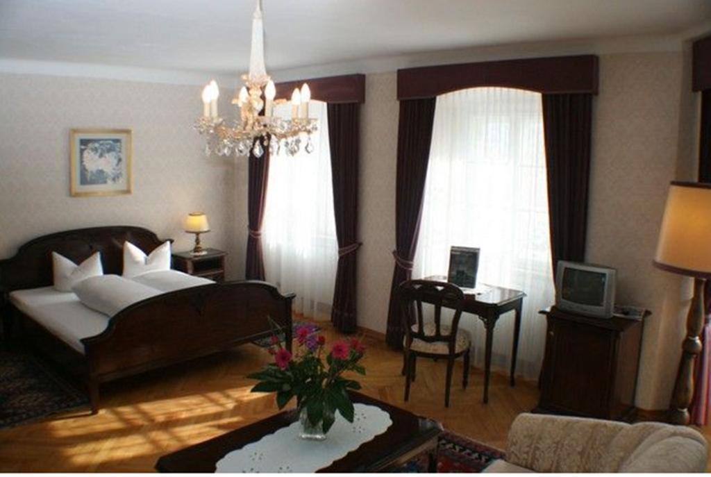 Schlosshotel Post Edelfreisitz Sprengenstein Imst Eksteriør billede